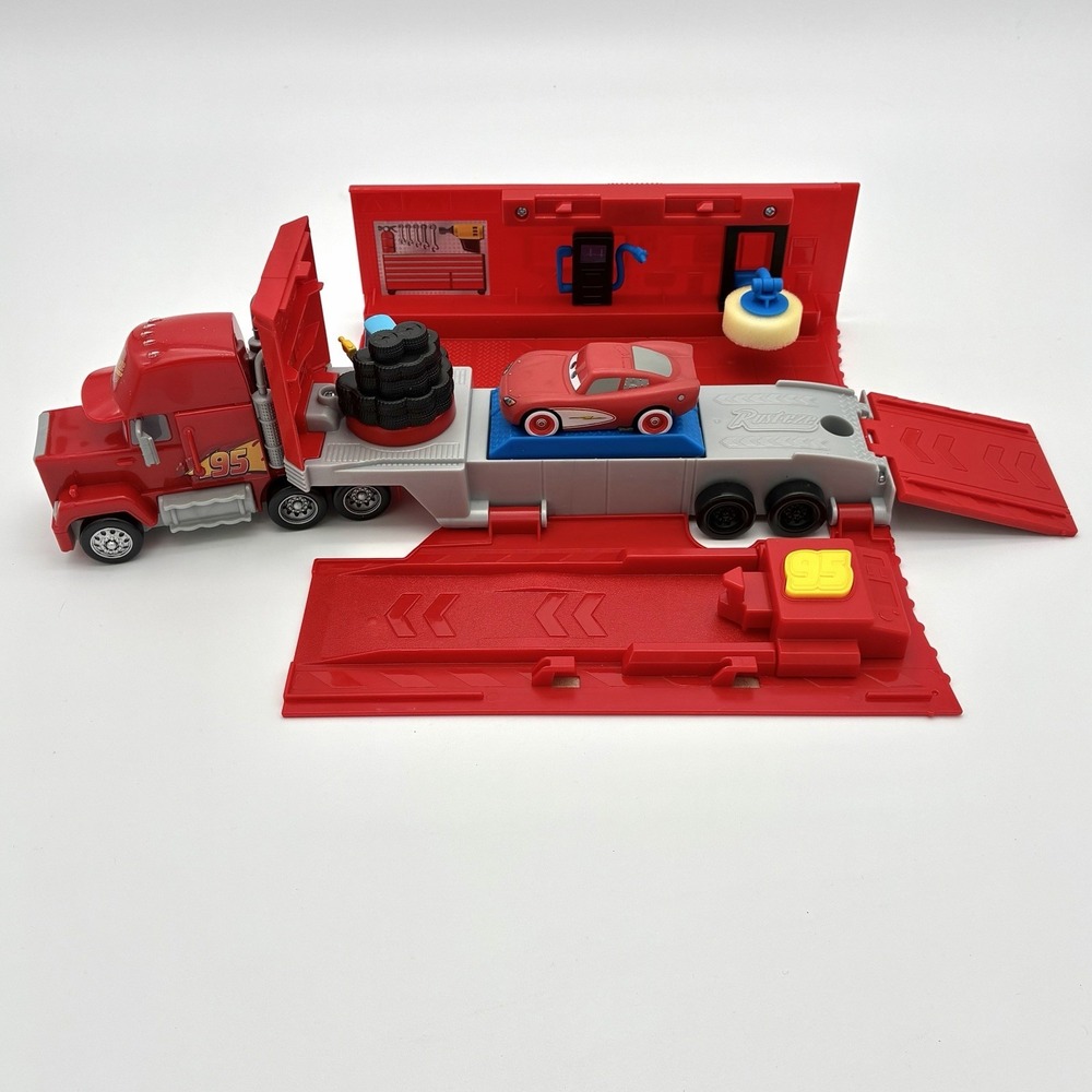 Mattel Disney Pixar Cars Transforming Mack Playset 2-in-1 Truck Tune-Up Launcher